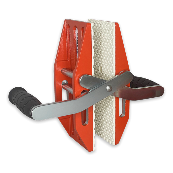 Max Aggressive double-handed carry clamp with rubber grip handles